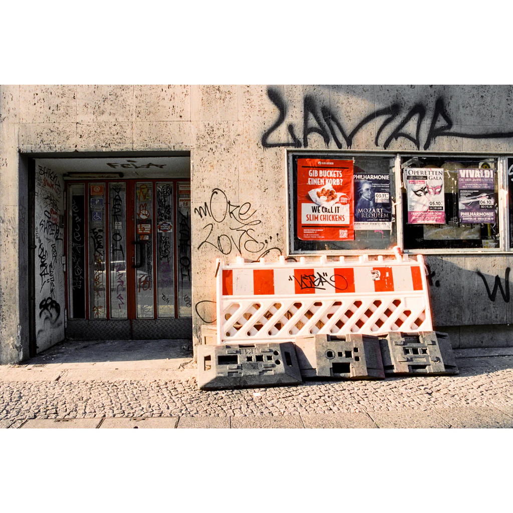 Mr. Negative 700S ISO 800 35mm 36 exp Mr. Negative 700S ISO 800 35mm 36 exp