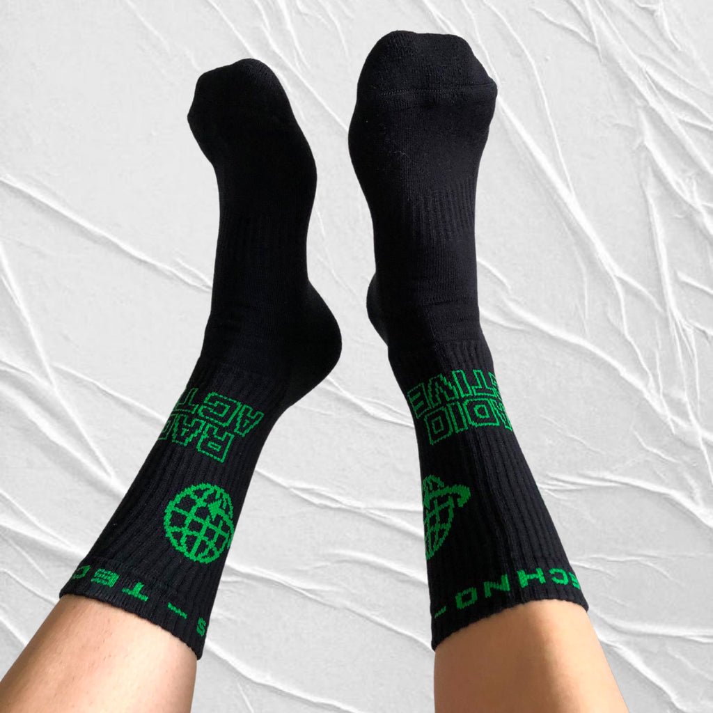 Radio Active Technologies Crew Socks (black/green) Radio Active Technologies Crew Socks (black/green)
