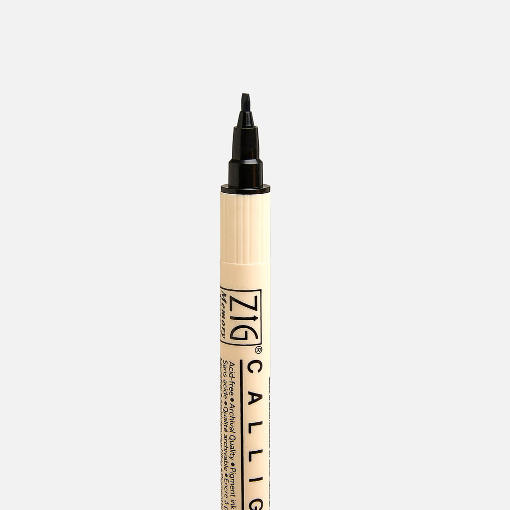 Kuretake ZIG ART & GRAPHIC TWIN 48 kleuren set, 0.8mm fijne punt en de flexibele borstel, Voor illustratie, cartooning, professionele kwaliteit, AP-gecertificeerd, geurloos, Xyleen vrij, Made in Japan Kuretake ZIG ART & GRAPHIC TWIN 48 kleuren set, 0.8mm fijne punt en de flexibele borstel, Voor illustratie, cartooning, professionele kwaliteit, AP-gecertificeerd, geurloos, Xyleen vrij, Made in Japan